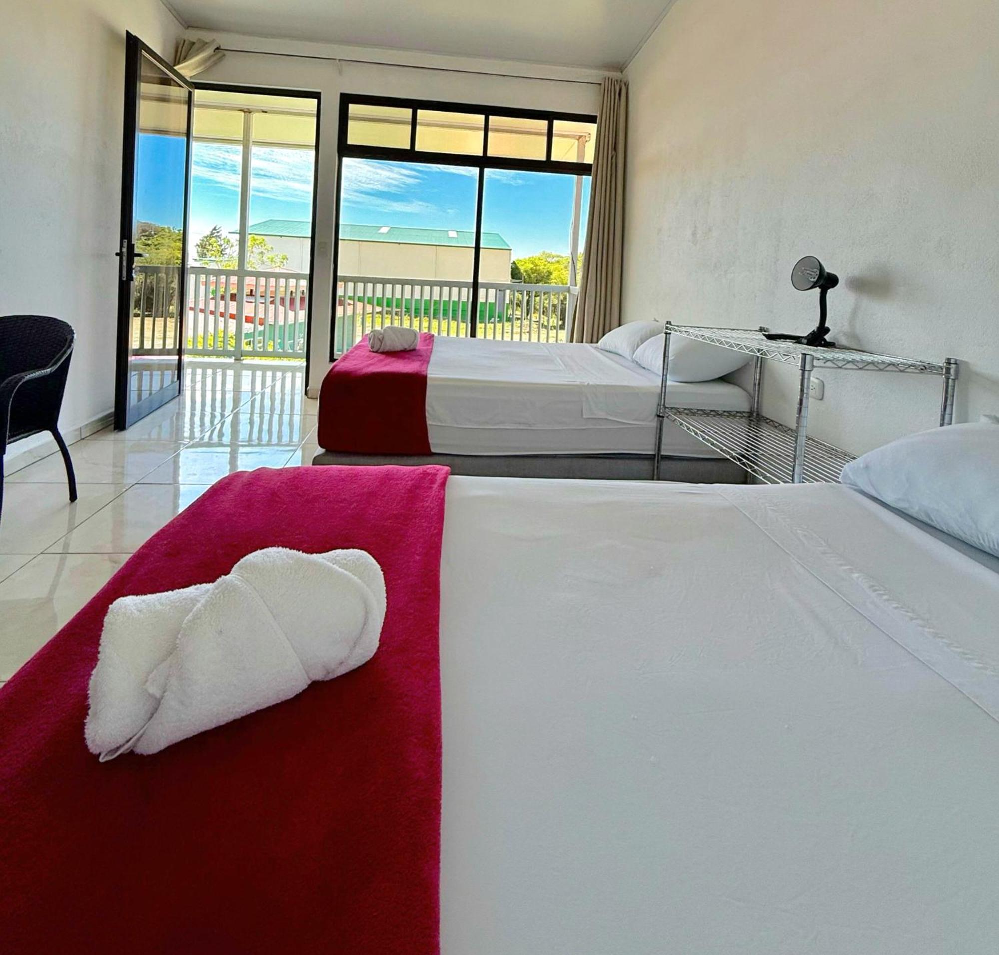 Cattleya Family Hotel Monteverde ภายนอก รูปภาพ