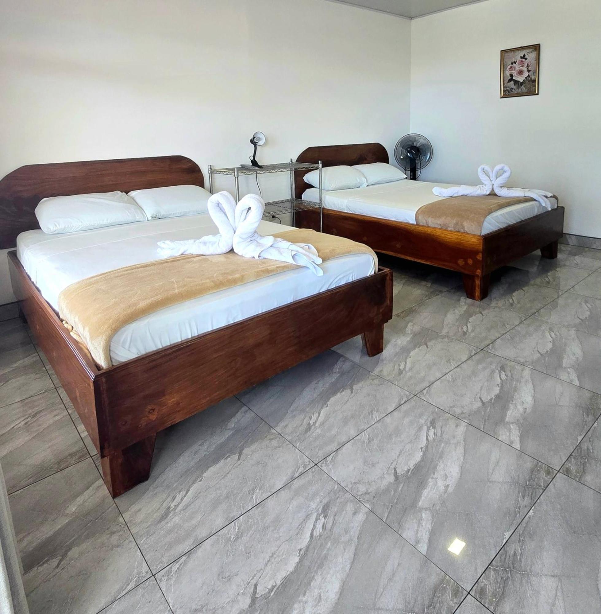 Cattleya Family Hotel Monteverde ภายนอก รูปภาพ
