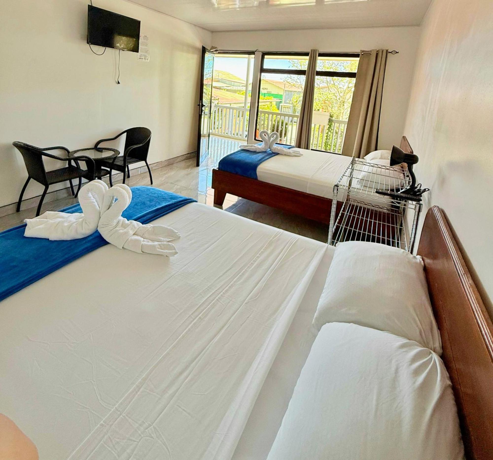Cattleya Family Hotel Monteverde ภายนอก รูปภาพ