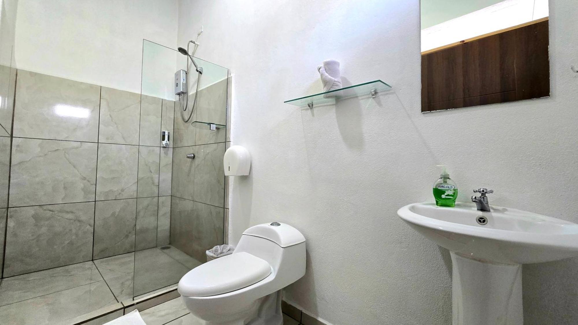 Cattleya Family Hotel Monteverde ภายนอก รูปภาพ