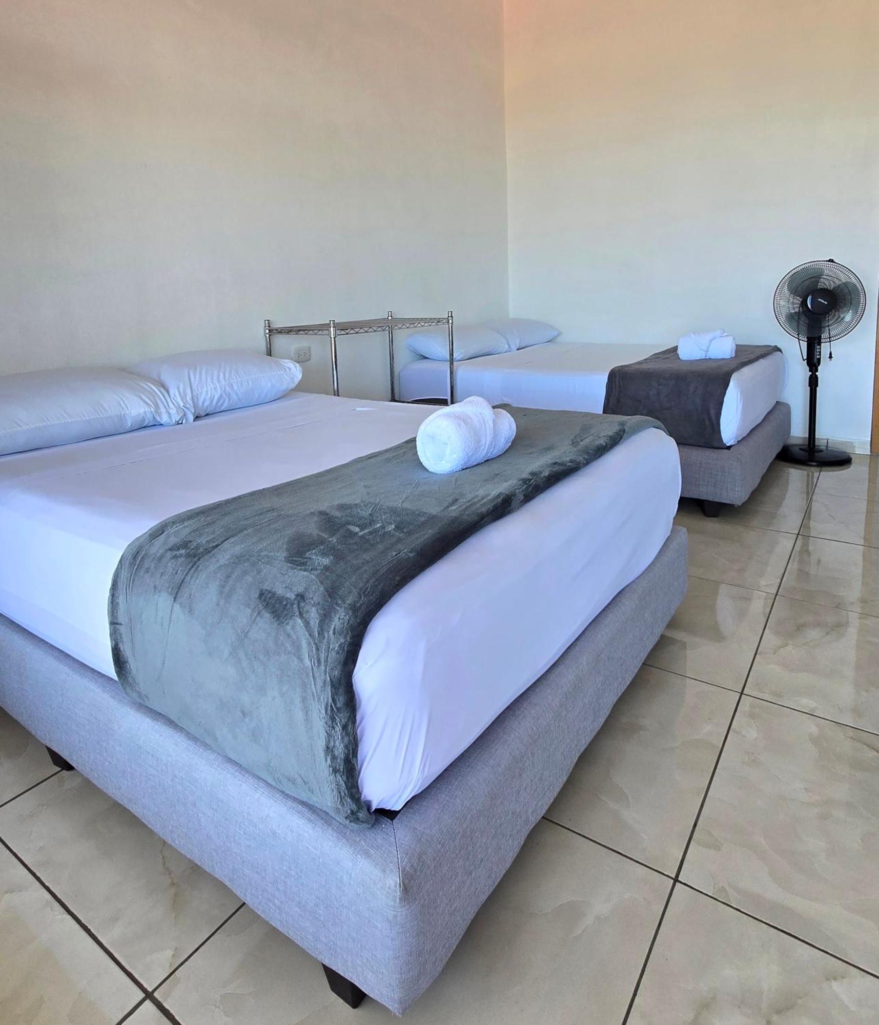 Cattleya Family Hotel Monteverde ภายนอก รูปภาพ