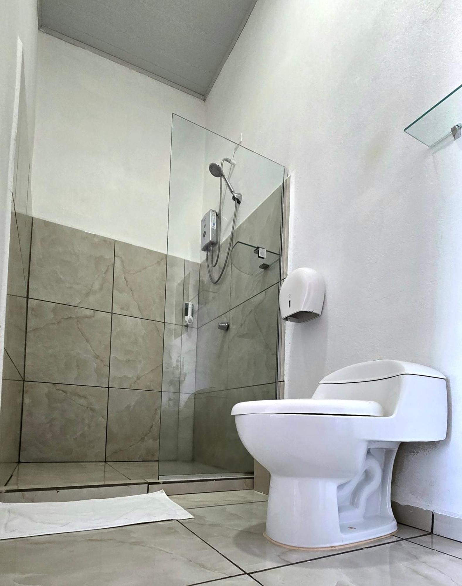 Cattleya Family Hotel Monteverde ภายนอก รูปภาพ